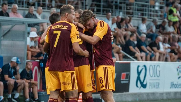 Ústí remizovalo s béčkem Slavie, do čela jde Karviná. Vyhrála i Jihlava a Vlašim