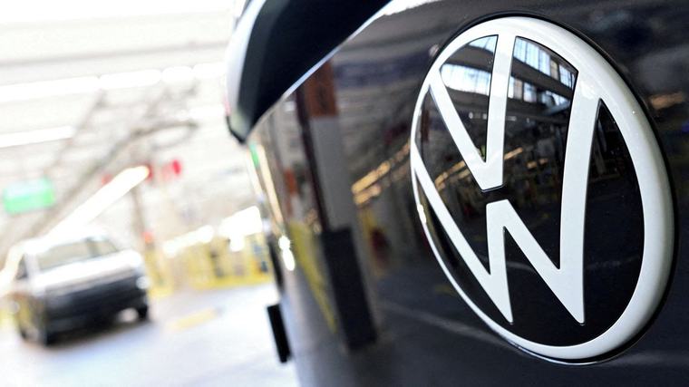 Akcie automobilky Volkswagen díky dohodě o restrukturalizaci výrazně posilují