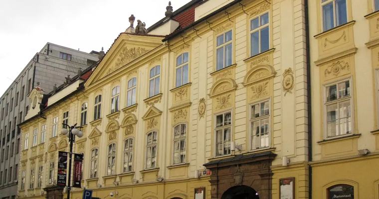 Slovanský dům - obchodní dům s multikinem