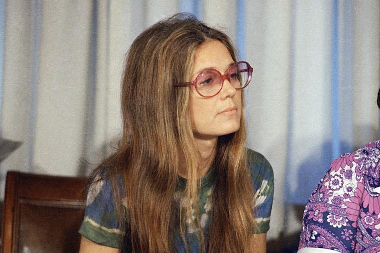 Zemřela americká bojovnice za práva žen Gloria Steinemová. Začínala jako novinářka