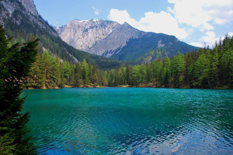Tohle jezero má nejčistší vodu v Evropě a je jen 4 hodiny z Česka. Ceny tam zůstaly na úrovni z roku 2020 Alpské jezero s tak čirou vodou, že skrz ni dohlédnete metry ke dnu, […] Outdoor tipy 4 min