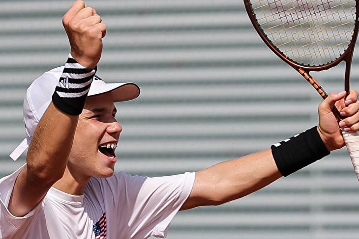 Tenisový unikát věří v šanci na US Open. Místo bekhendu střídá ruce, forhend hraje pravou i levou