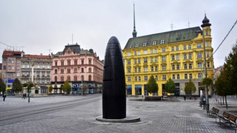 Sedával vždy u stejného stolu. Příběh o nebezpečné posedlosti