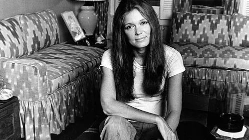 Gloria Steinem jako Playboy Bunny: Co se dělo za zavřenými dveřmi?