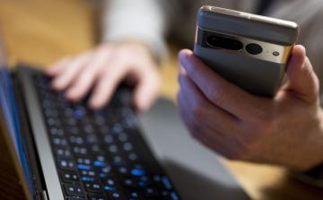 NÚKIB varuje před útoky na účty aplikace Signal, cílí mj. na politiky