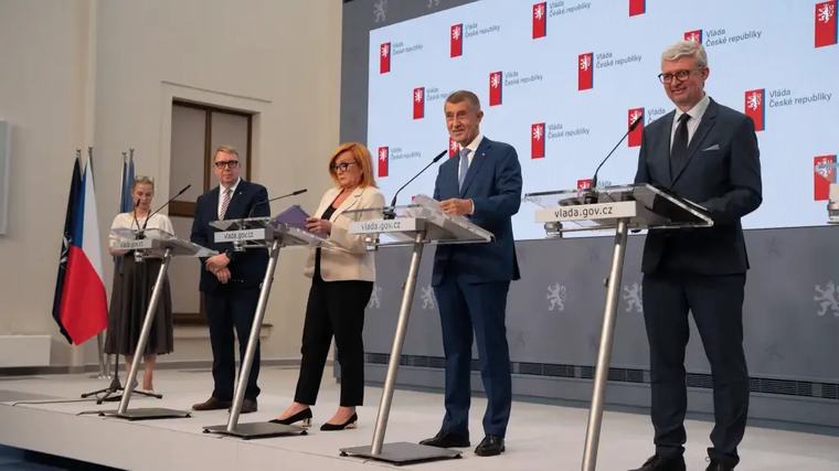 Současné dění a činy vládnoucích