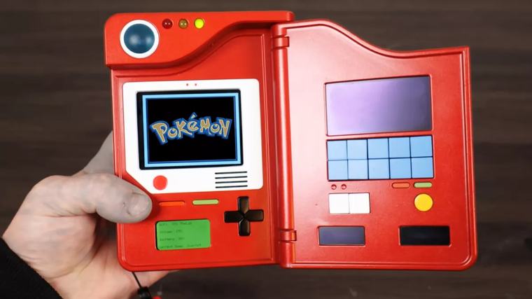 Skutečný Pokédex nadchl fanoušky, spolehlivě pozná všechny Pokémony. Jen tak si ho ale nekoupíte
