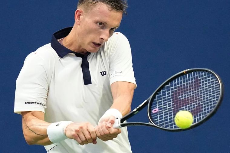 Bizarní úder, ze kterého šel zrak kolem. Lehečka vytáhl na US Open „cheat code“