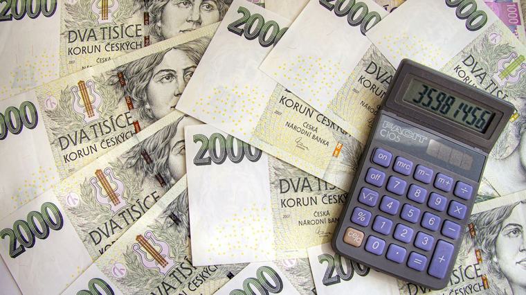 389 miliard v minusu. Česko si zvyká na krizové schodky i při růstu ekonomiky