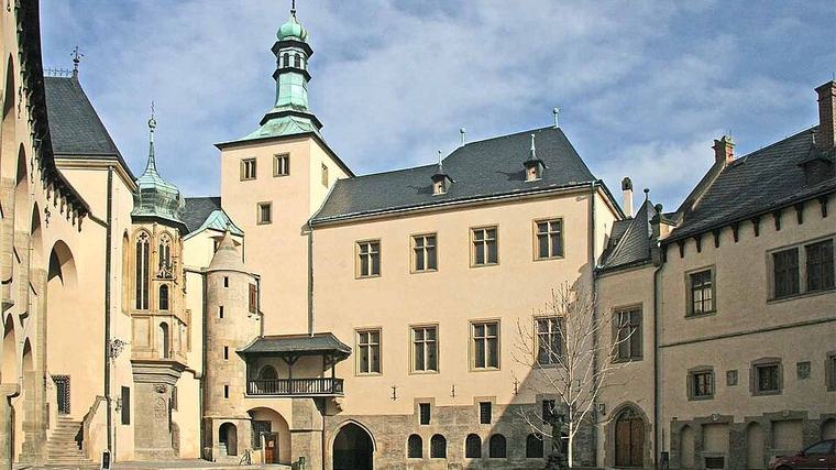 České středověké „euro“ financovali italští bankéři. A zkrachovali