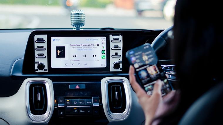 Nelekejte se, Android Auto na telefonu po letech mění ikonu. Modrá je pryč a nahradilo ji něco, co možná přehlédnete