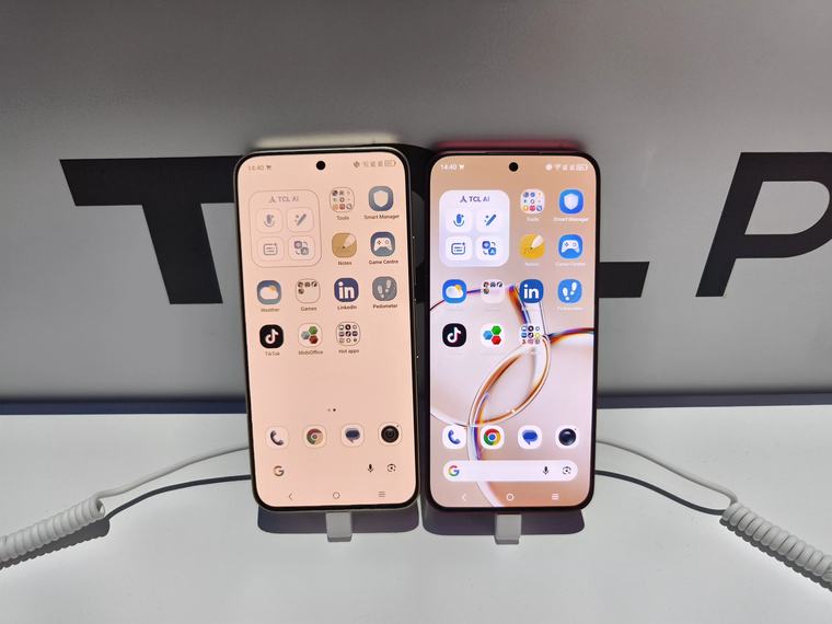 Matný jako papír a živé barvy jako AMOLED. Telefony TCL přinášejí displej, který jinde nenajdete