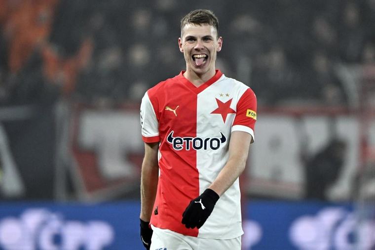 Tvrdík mi nastavil zrcadlo, děkoval Douděra. Nadaci Slavie věnoval balík peněz