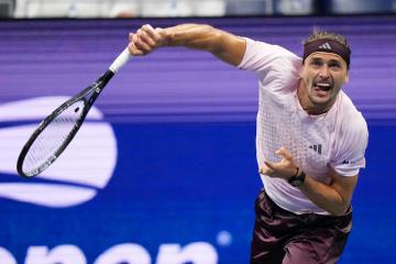 Zverev vydřel postup do 3. kola US Open, Siniaková vstoupila vítězně do čtyřhry