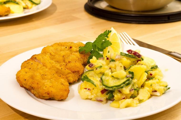 Spočítal jsem si, kolik stojí domácí oběd. Pak jsem zjistil, že existují kiosky za 45 Kč za porci Ať už jste milovníci jídla nebo jen hledáte cenově výhodnou variantu oběda, určitě byste neměli tuhle... adbz.cz 2 min