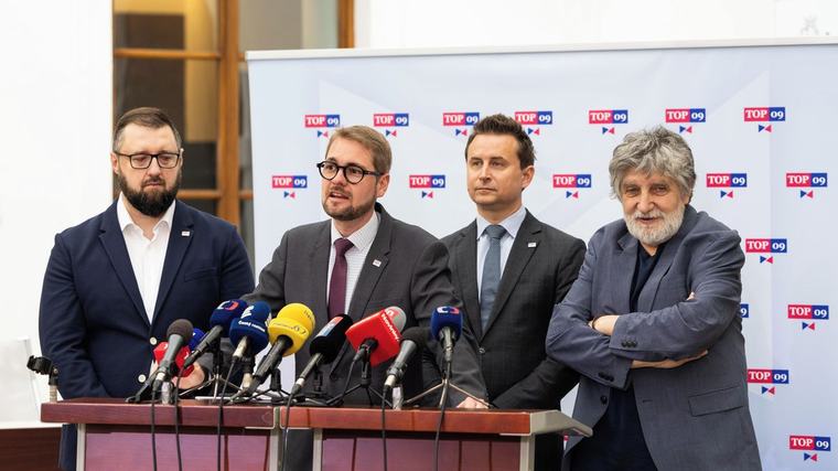 Opozice žádá po Ústavním soudu změnu části zákona o rozpočtové odpovědnosti