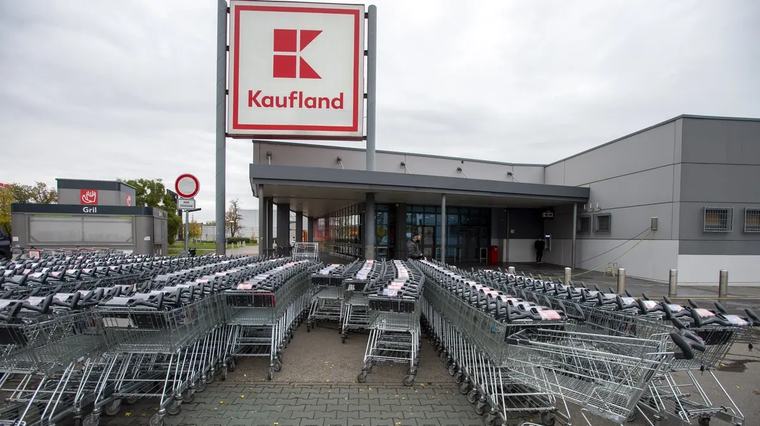 Kaufland u Ústavního soudu marně protestoval proti pokutě za matoucí slevy