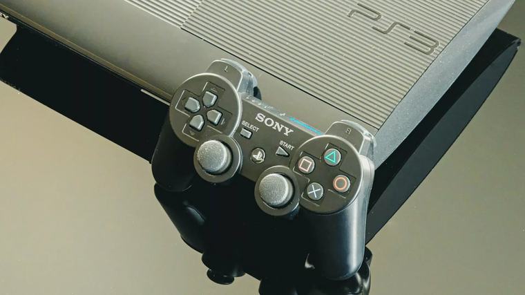 Takhle vypadá PlayStation 3 Pro. Nadšenec konzoli přetaktoval a předělal chlazení