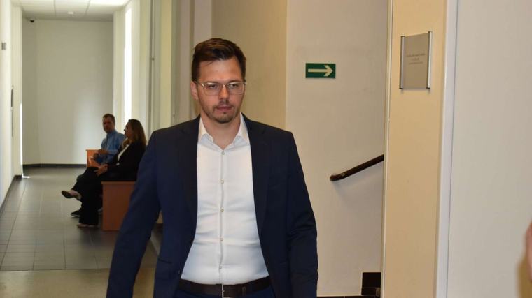 Naletěli podvodnému miliardáři: Střádalové odepsali 1,5 miliardy