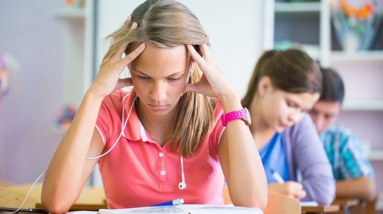 Čeští žáci se zhoršili v matematice i čtení, mezinárodně byli nad průměrem