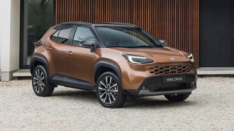Omlazený bestseller Toyoty přijíždí do Česka! A rovnou v akci, za úspornou stylovku teď ušetříte desetitisíce