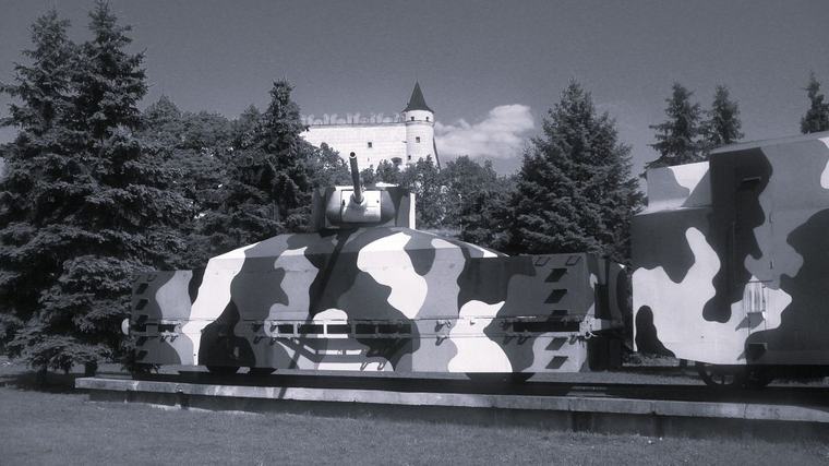Legendy SNP: Štefánik, Hurban a Masaryk. Místo pancíře je chránil štěrk