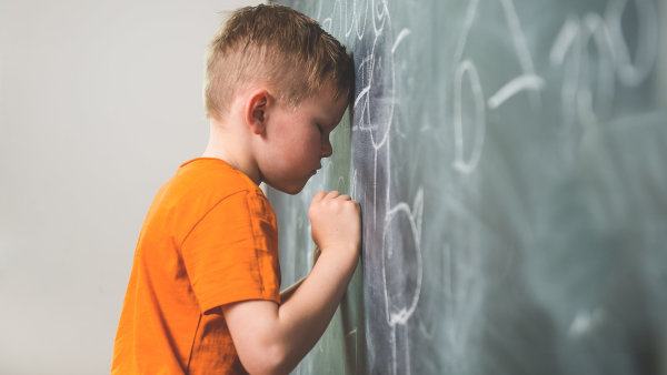 Hrozí reformě výuky další odklad? Klíčový tým se rozpadl, školy se bojí, že se nestihnou připravit