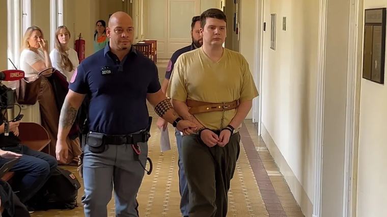 Sadistický mladík z Prahy dostal za zapálení přítelkyně výjimečný trest