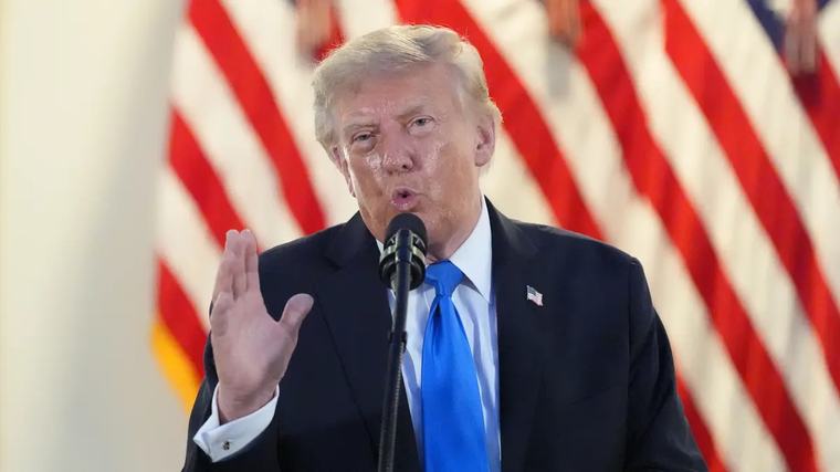 Británie stojí na pokraji katastrofy, prohlásil Trump