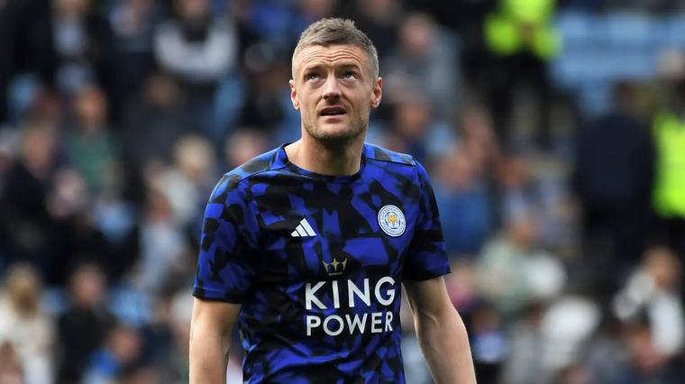 Burnley angažovalo na sezonu devětatřicetiletého útočníka Vardyho