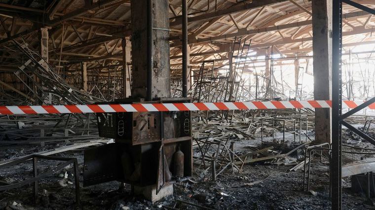 „Vaše knihy hoří.“ Rusové na Ukrajině zničili české romány