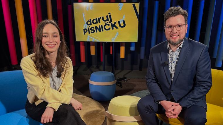 Daruj písničku Přímý přenos interaktivního hudebního pořadu s možností darování melodie prostřednictvím televizní obrazovky. Noe Živě 8.9. 20:05