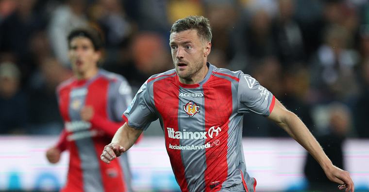 Vardy se vrací do Anglie, ale ne do Leicesteru. Bude se snažit povzbudit trápící se Burnley