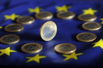 Růst ekonomiky EU ve druhém čtvrtletí po revizi dat zrychlil na 0,7 procenta