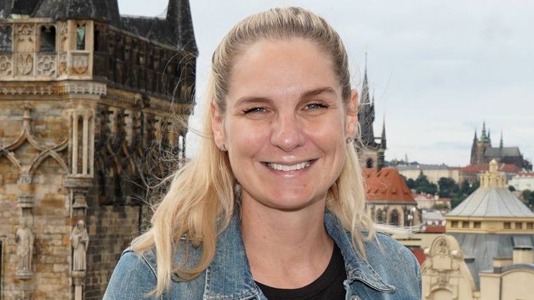 Těhotná Mia ze Zrádců o domácím násilí: „Je hodně těžké odejít, když jste zamilovaní“ Vrchní komisařka Věra Kirchnerová alias Mia ze Zrádců popsala fungování manipulativních vztahů. Zkušenosti... BetterLife 2 min