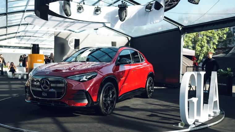 Nový Mercedes GLA dorazil do Česka, významně narostl